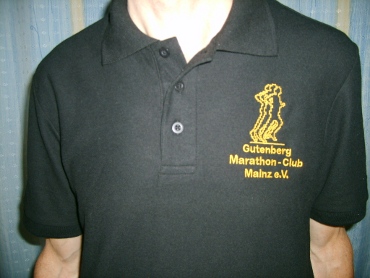 Club-Shirt schwarz, Vorderseite.